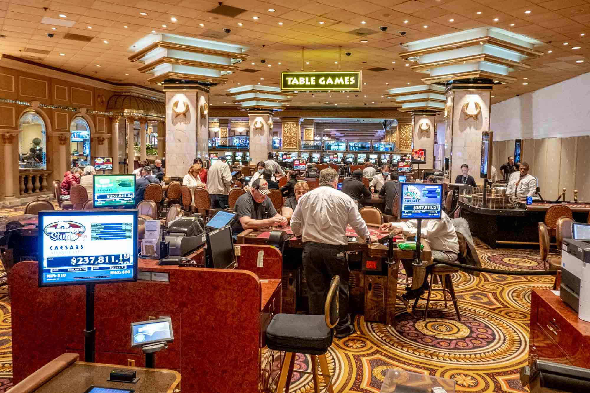 Slot Makinesi İzleri: Kazananlar Nasıl Kendilerini Bulur?